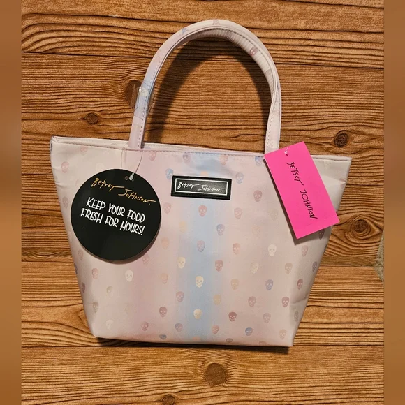 Betsey Johnson Skull insulated lunch tote - Picture 2 of 6